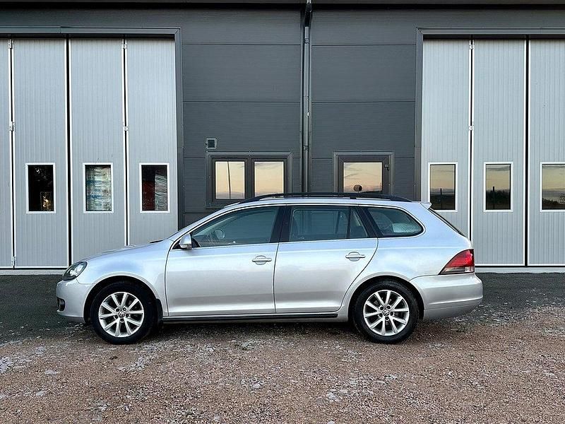 Begagnad VW Golf VII 102 HK (75 kW) 2011 Silver Kombi