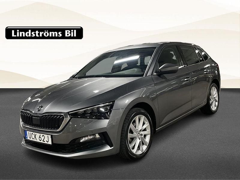 Grå Begagnad 2022 Skoda Scala Style Halvkombi | 209 900 kr (Marknadspris) - Bild 1/3