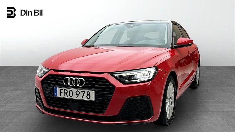 Röd Begagnad 2022 Audi A1 Sportback Proline Halvkombi | 214 000 kr (Marknadspris) - Bild 1/4
