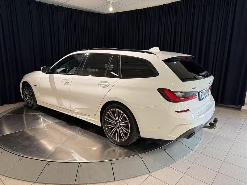 Begagnad BMW 330 M Sport 292 HK (214 kW) 2022 Vit Kombi