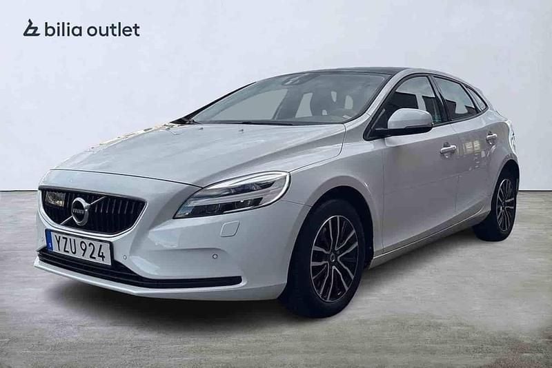 Vit Begagnad 2018 Volvo V40 Halvkombi | 204 900 kr - Bild 1/1