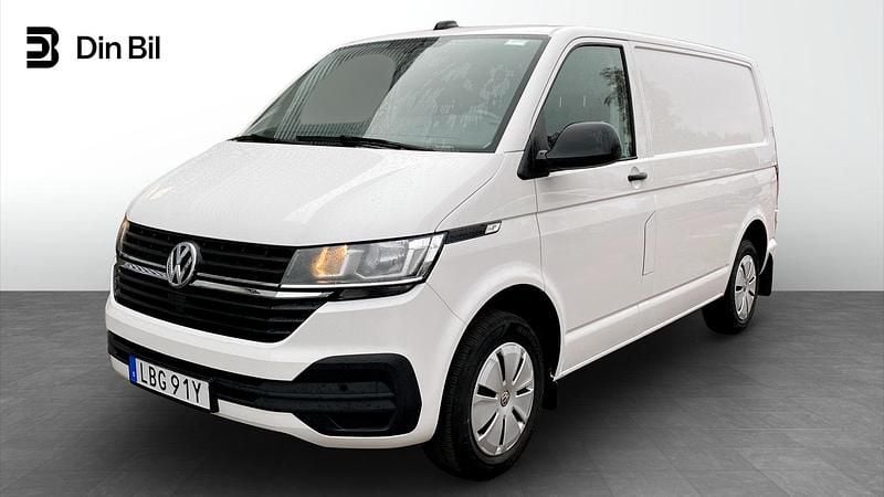 Vit Begagnad 2023 VW Transporter Van | 379 000 kr - Bild 1/4