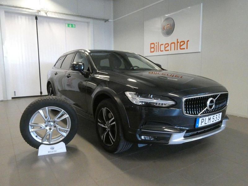 Mörkgrå Begagnad 2017 Volvo V90 CC Kombi | 279 900 kr (Marknadspris) - Bild 1/3
