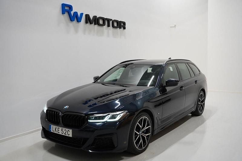 Svart Begagnad 2020 BMW 540 M Sport Kombi | 429 800 kr (Superpris) - Bild 1/4