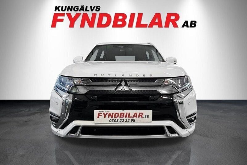 Begagnad Mitsubishi Outlander P-HEV 305 HK (224 kW) 2019 Vit SUV