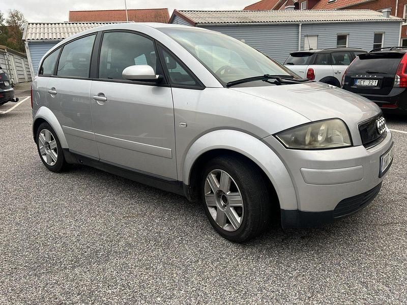 Silver Begagnad 2002 Audi A2 Comfort Halvkombi | 18 000 kr (Bra pris) - Bild 1/4