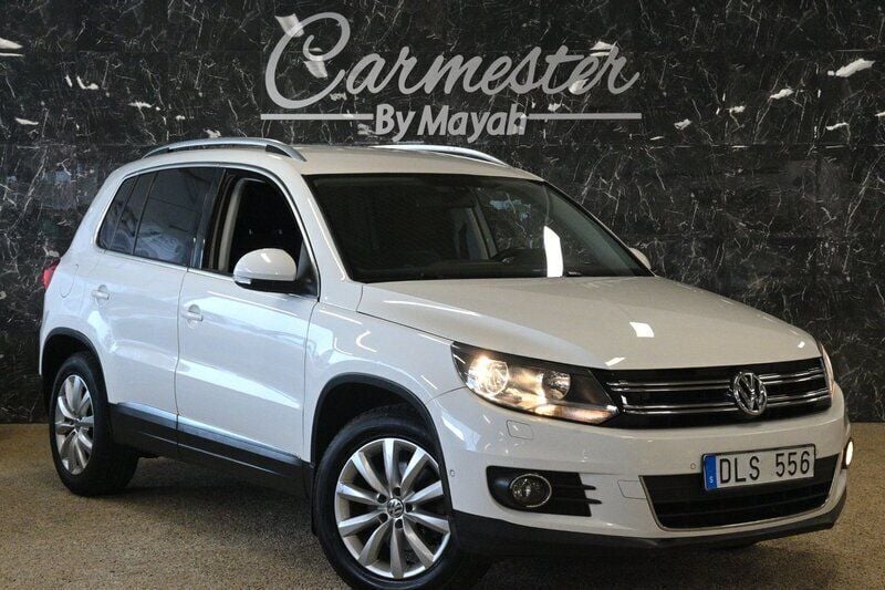 Vit Begagnad 2013 VW Tiguan Sportline SUV | 99 990 kr (Marknadspris) - Bild 1/4