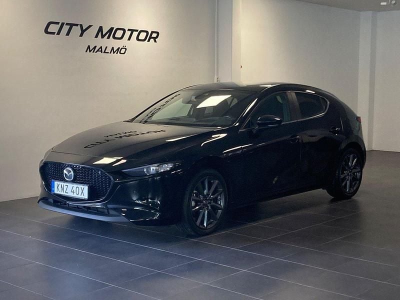 Svart Begagnad 2022 Mazda 3 Sky Halvkombi | 229 900 kr (Bra pris) - Bild 1/4