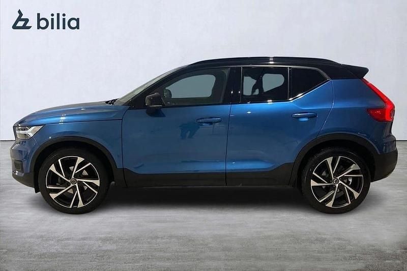 Begagnad Volvo XC40 R-Design 151 HK (111 kW) 2018 Blå SUV