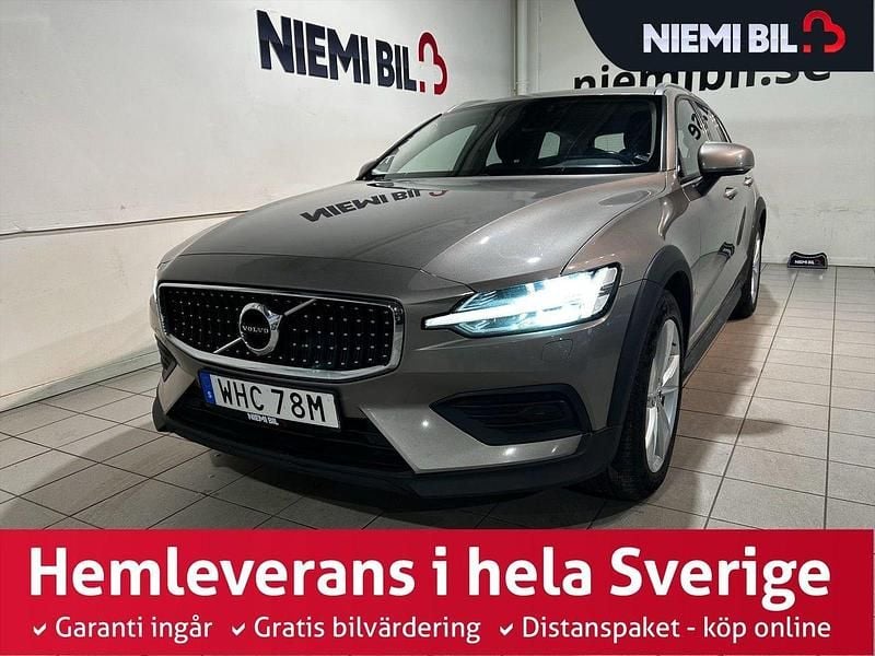 Grå Begagnad 2019 Volvo V60 CC Momentum Kombi | 279 900 kr (Marknadspris) - Bild 1/3