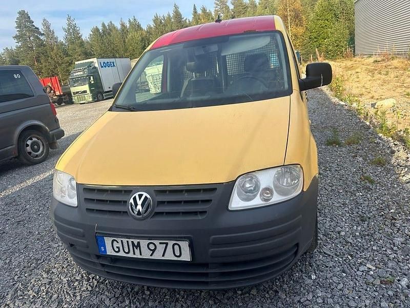 Begagnad VW Caddy 105 HK (77 kW) 2008 Röd Minibuss