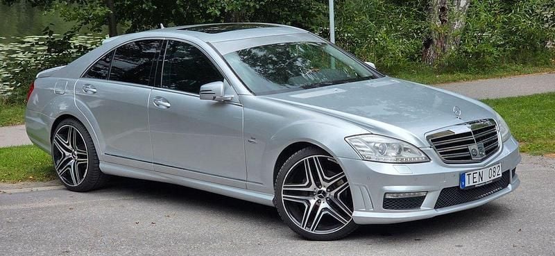 Silver Begagnad 2010 Mercedes S400 AMG Sedan | 199 800 kr - Bild 1/4