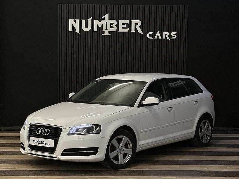 Begagnad Audi A3 Sportback Attraction 140 HK (102 kW) 2012 Vit Halvkombi