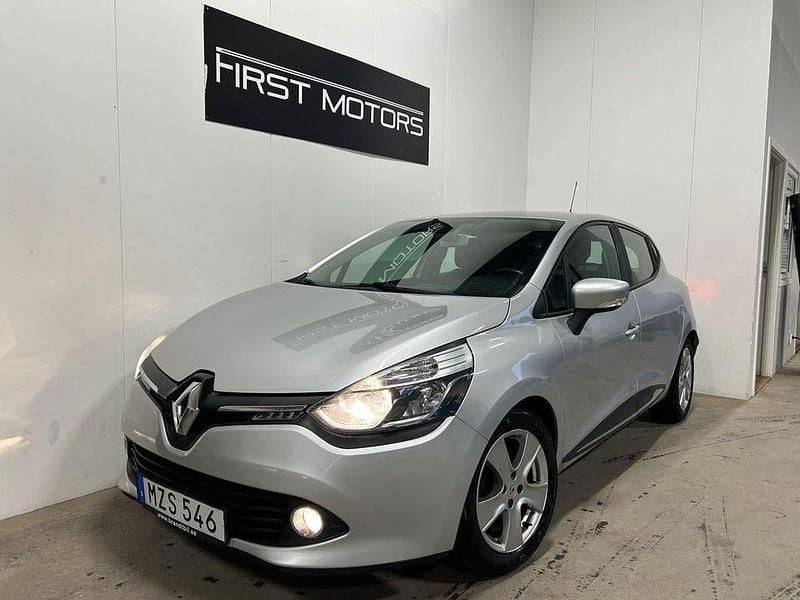 Silver Begagnad 2016 Renault Clio IV Halvkombi | 69 900 kr (Bra pris) - Bild 1/4