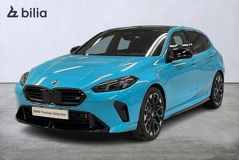 Begagnad BMW M135 Comfort Edition 2026 Blå Halvkombi