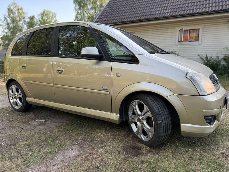 Begagnad Opel Meriva 105 HK (77 kW) 2008 Grön Minibuss