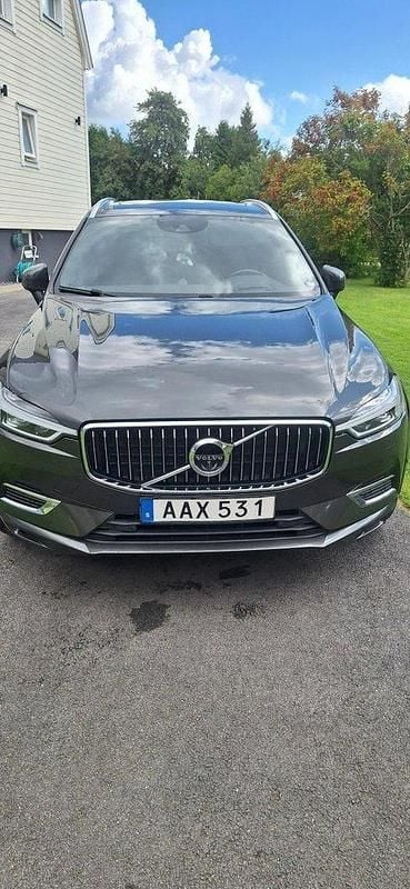Grå Begagnad 2020 Volvo XC60 Inscription SUV | 401 000 kr (Dyr) - Bild 1/4