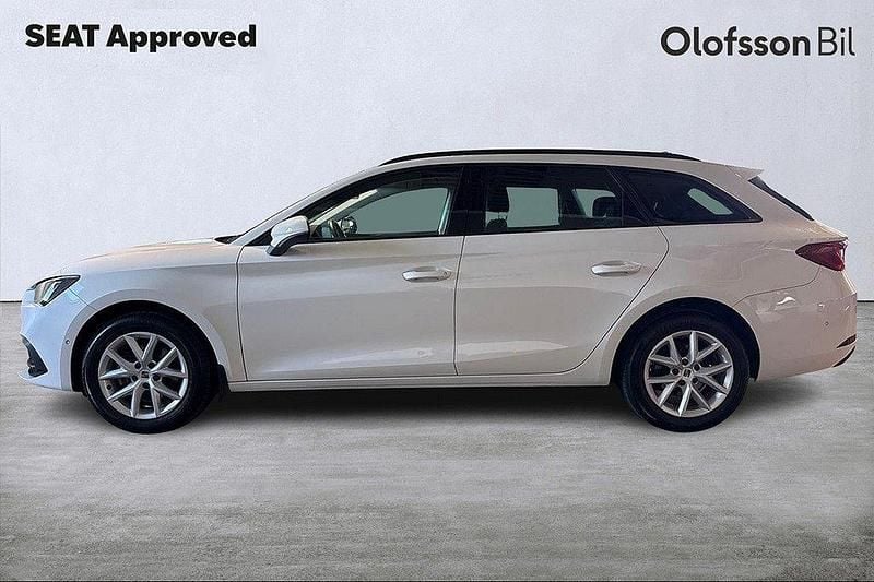 Vit Begagnad 2021 Seat Leon Style Kombi | 219 800 kr (Lite dyr) - Bild 1/3