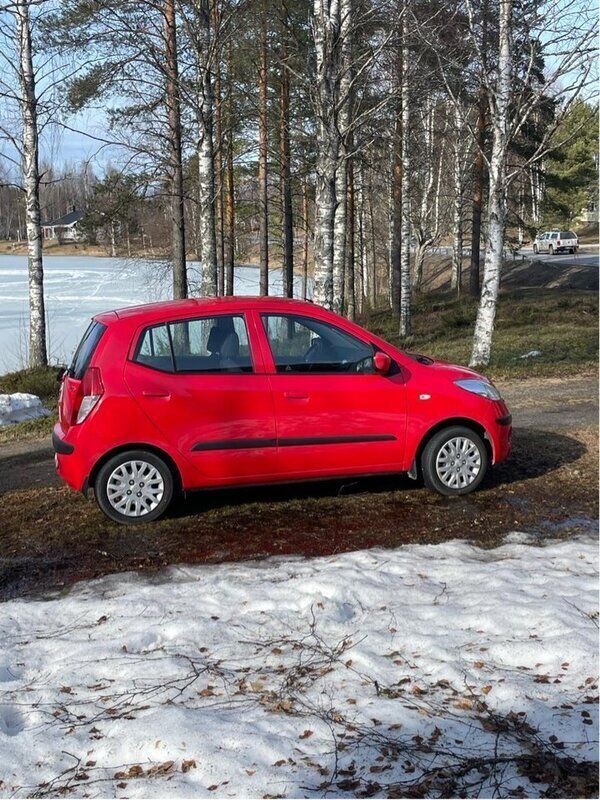 Röd Begagnad 2010 Hyundai i10 Halvkombi | 42 999 kr (Marknadspris) - Bild 1/4