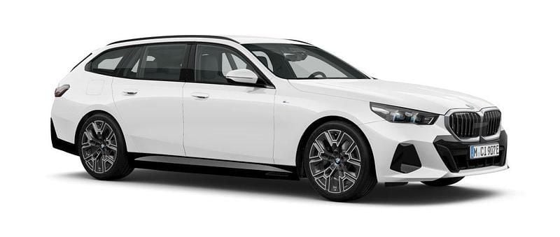 Vit Ny 2025 BMW 530e M Sport Kombi | 701 500 kr (Bra pris) - Bild 1/4