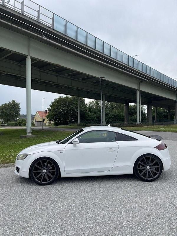 Vit Begagnad 2008 Audi TT S-Line Sportkupé | 119 000 kr (Marknadspris) - Bild 1/4