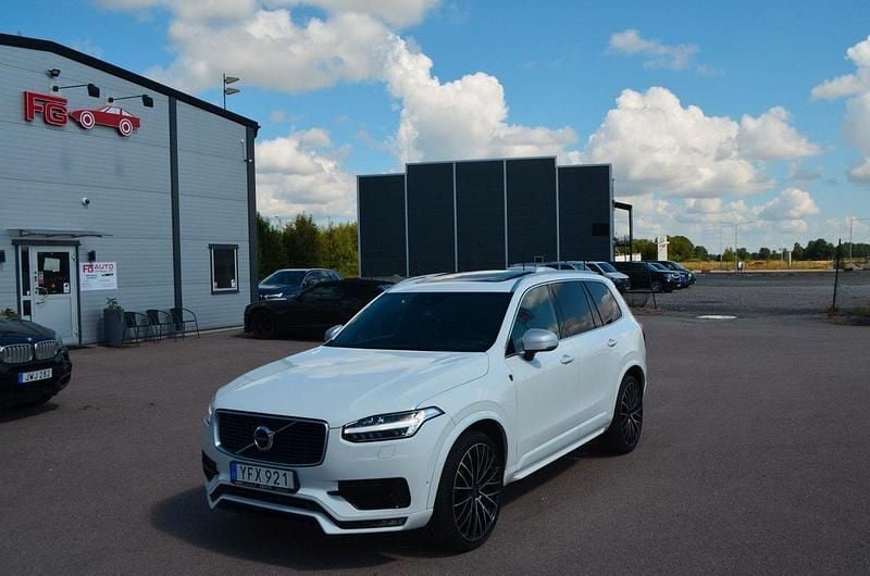Vit Begagnad 2015 Volvo XC90 R-Design SUV | 309 000 kr (Marknadspris) - Bild 1/4