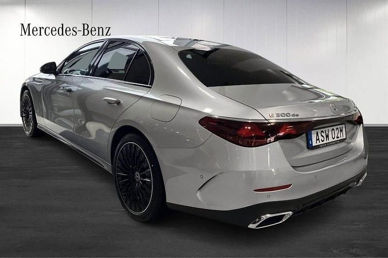 Begagnad Mercedes E300 Premium 313 HK (230 kW) 2025 Silver Sedan