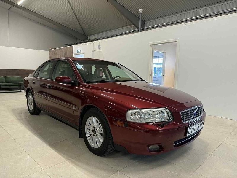 Röd Begagnad 2004 Volvo S80 Business Edition Sedan | 39 900 kr (Lite dyr) - Bild 1/4