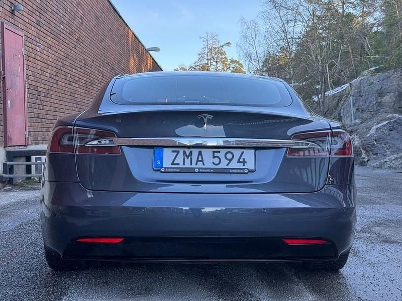 Begagnad Tesla Model S 386 kW (525 HK) 2018 Grå Halvkombi