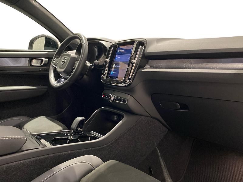 Begagnad Volvo C40 299 kW (407 HK) 2023 Svart SUV