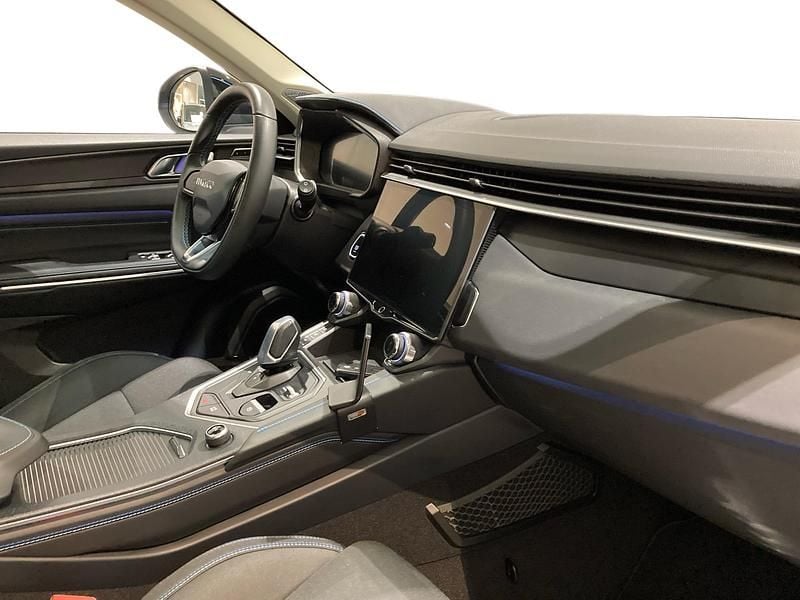 Begagnad Lynk & Co 01 264 HK (194 kW) 2022 Blå SUV