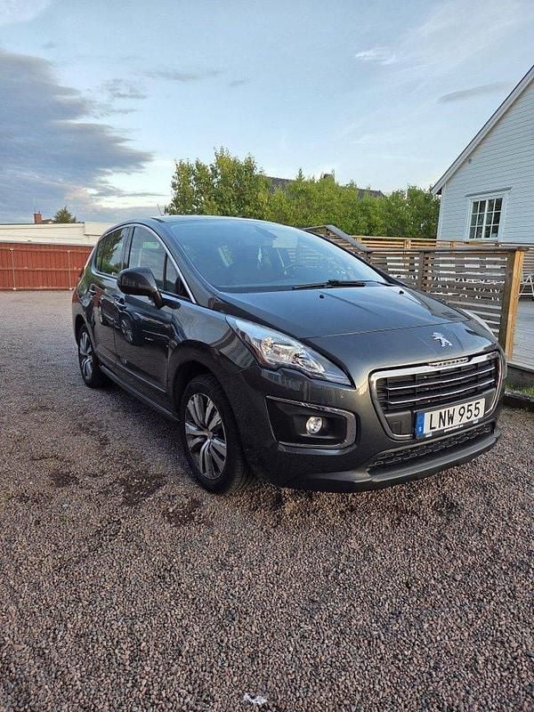 Grå Begagnad 2014 Peugeot 3008 Kombi | 79 000 kr (Marknadspris) - Bild 1/4