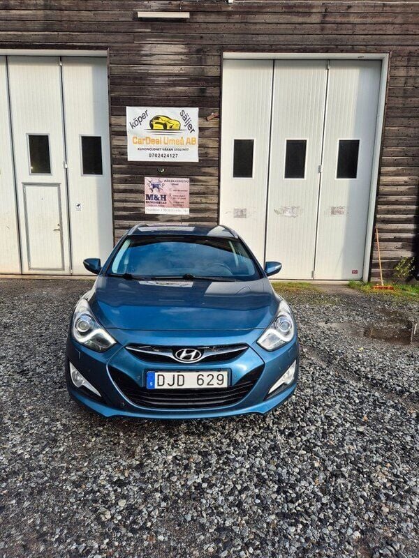 Blå Begagnad 2012 Hyundai i40 Kombi | 58 900 kr (Marknadspris) - Bild 1/4