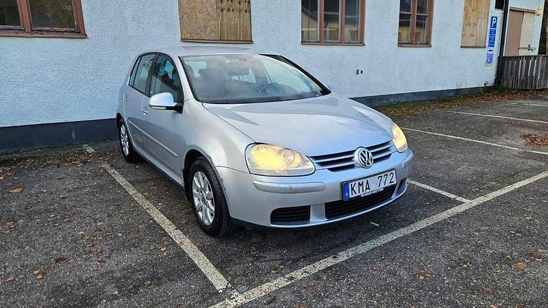 Begagnad 2009 VW Golf VI Trendline Halvkombi | 36 500 kr (Bra pris) - Bild 1/4