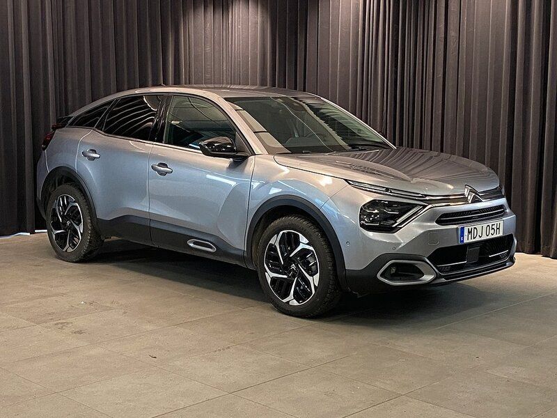 Grå Begagnad 2023 Citroën C4 Shine Halvkombi | 259 500 kr (Marknadspris) - Bild 1/4