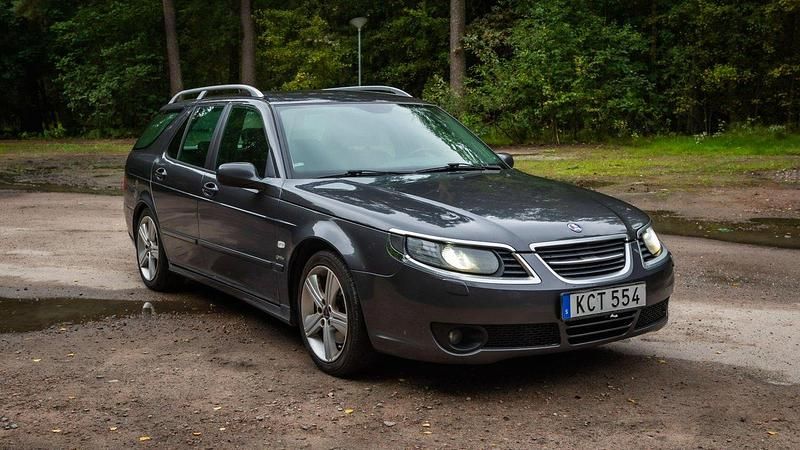 Grå Begagnad 2010 Saab 9-5 Griffin Kombi | 22 500 kr (Marknadspris) - Bild 1/4