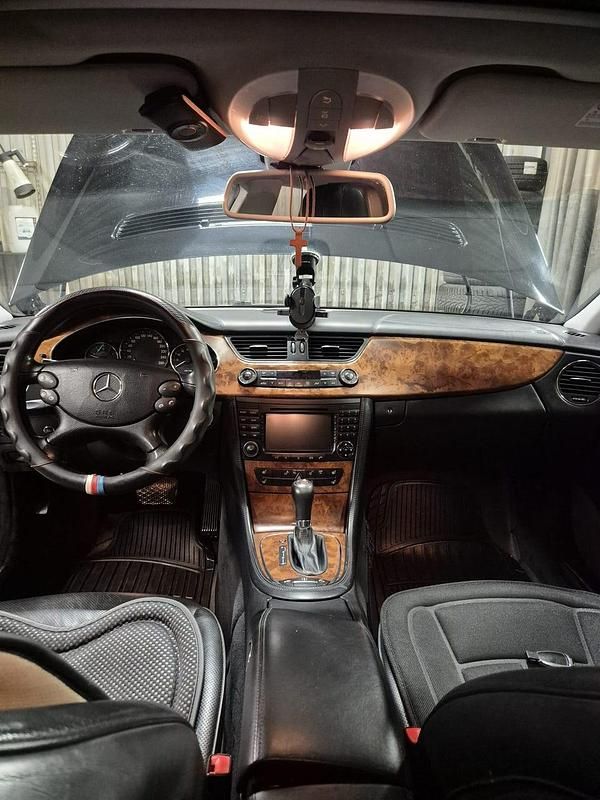 Begagnad Mercedes CLS350 292 HK (214 kW) 2007 Sportkupé