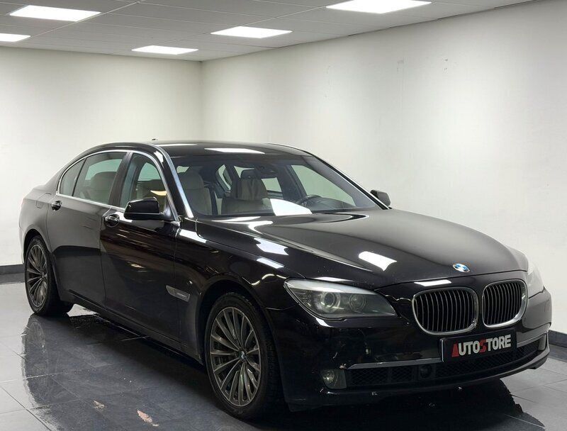 Svart Begagnad 2009 BMW 750L Sedan | 229 900 kr - Bild 1/4
