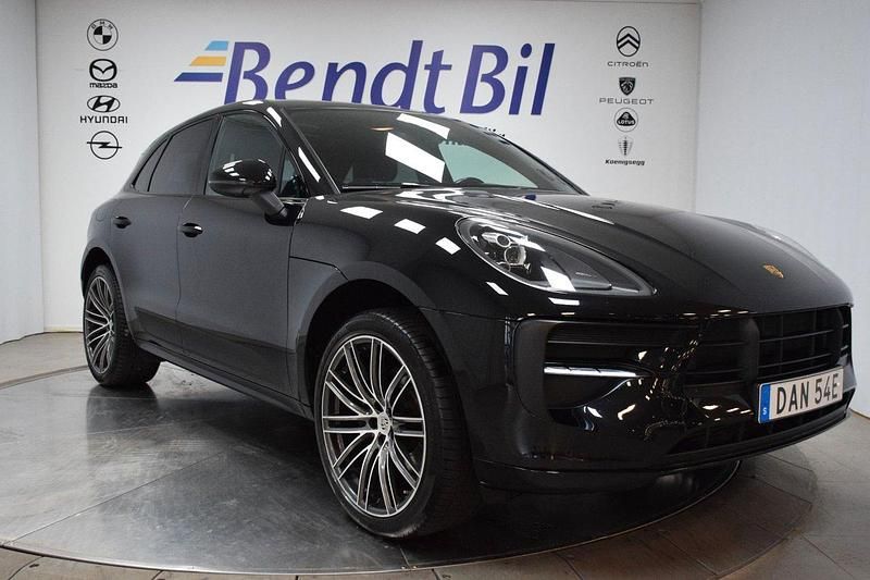 Svart Begagnad 2020 Porsche Macan SUV | 489 500 kr (Marknadspris) - Bild 1/4