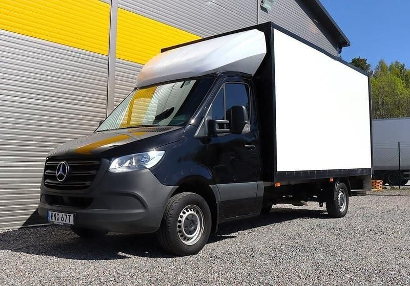 Svart Begagnad 2023 Mercedes Sprinter Van | 489 900 kr (Bra pris) - Bild 1/4