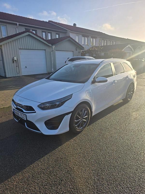 Begagnad 2023 Kia Ceed Sportswagon Kombi | 249 000 kr (Marknadspris) - Bild 1/4