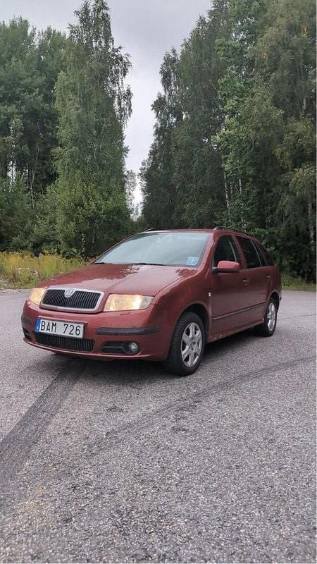 Röd Begagnad 2007 Skoda Fabia Kombi | 16 000 kr (Bra pris) - Bild 1/4