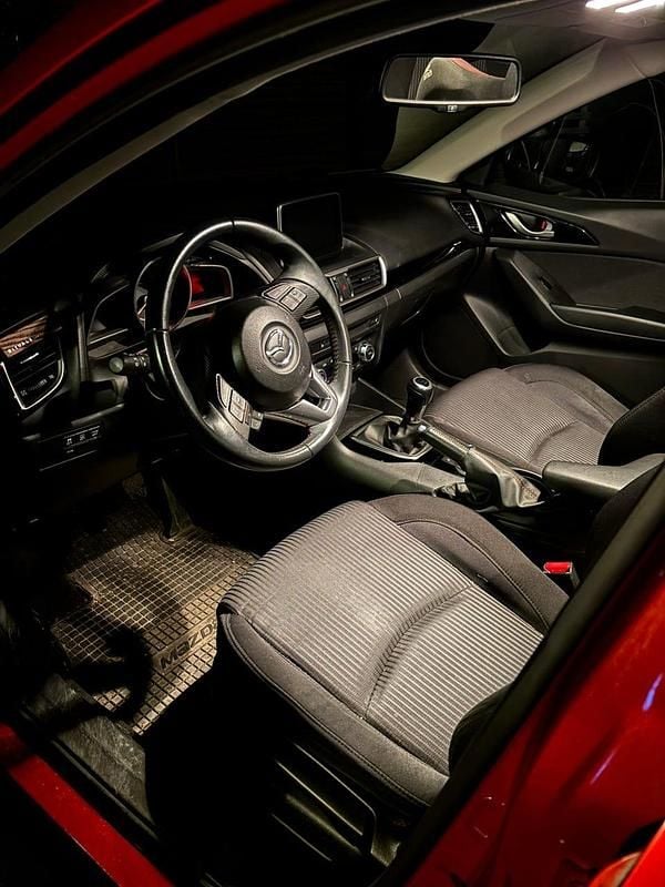 Begagnad Mazda 3 Inclusive 150 HK (110 kW) 2015