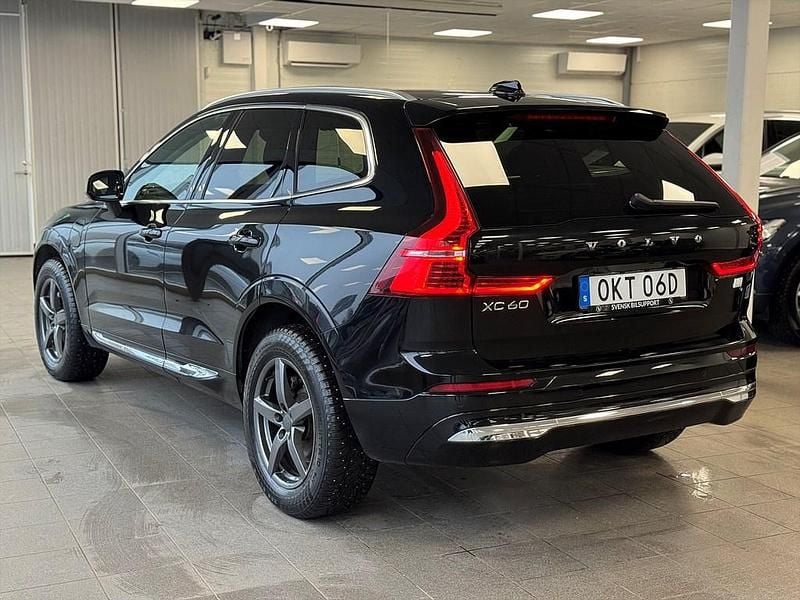 Begagnad Volvo XC60 355 HK (261 kW) 2023 Svart SUV