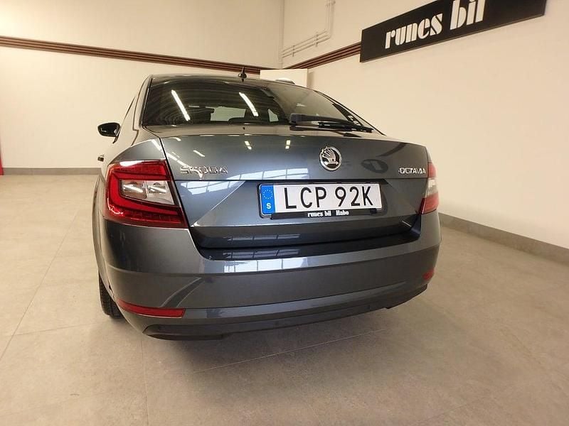 Begagnad Skoda Octavia Style 116 HK (85 kW) 2019 Grå Halvkombi