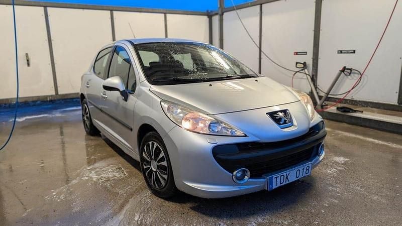 Begagnad Peugeot 207 109 HK (80 kW) 2007 Silver/grå