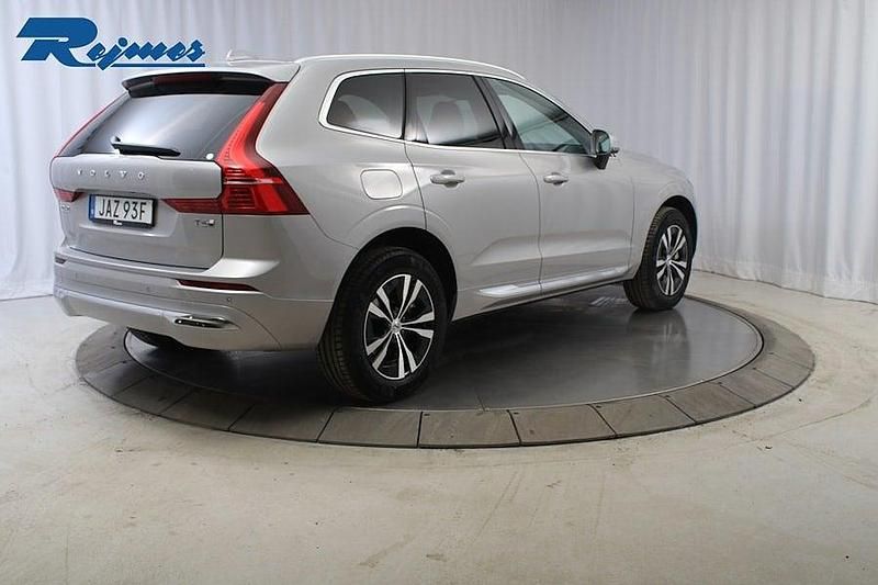Begagnad Volvo XC60 Core 253 HK (186 kW) 2024 Silver SUV