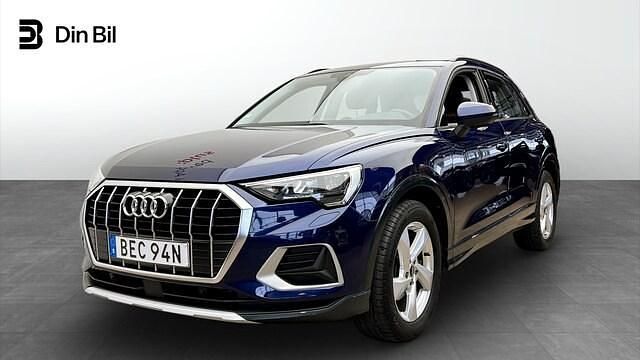 Begagnad Audi Q3 Advanced Plus 150 HK (110 kW) 2022 Navarrablå metallic SUV