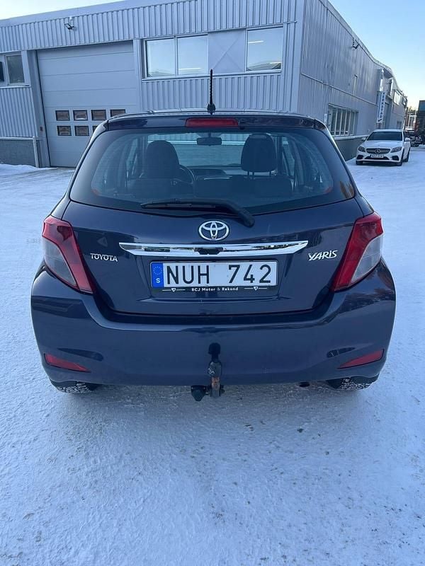 Begagnad Toyota Yaris 99 HK (72 kW) 2011 Halvkombi