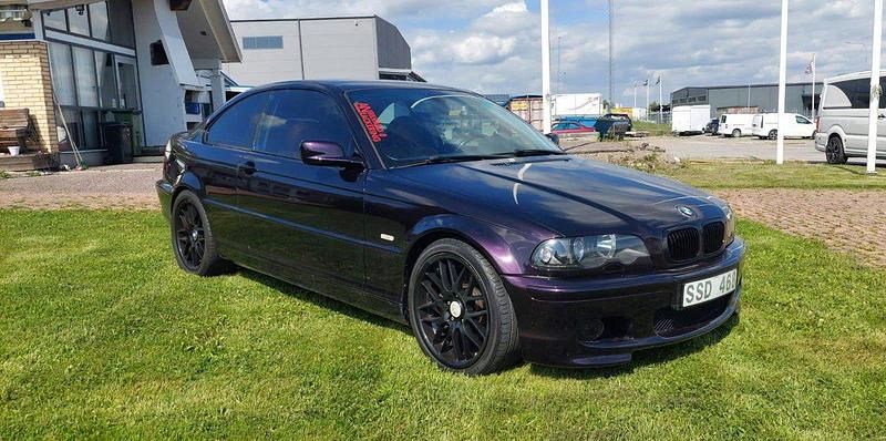 Grå Begagnad 2002 BMW 325 Sportkupé | 69 990 kr (Marknadspris) - Bild 1/4